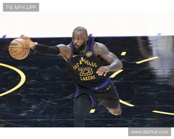 NBA激烈对决:湖人逆转战胜勇士,詹姆斯带队迎来四连胜